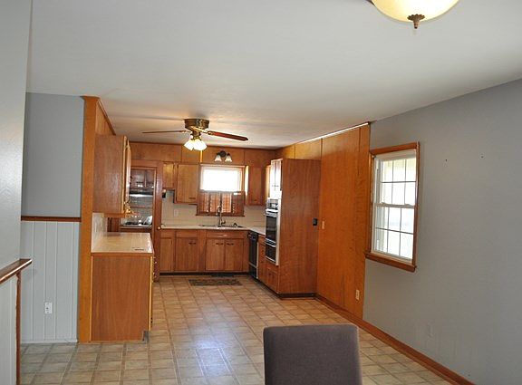 3rd image of 2719 Rachel Pl