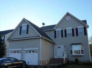 27 Wexford Way, Bridgewater, NJ 08807