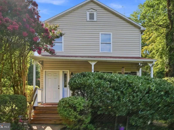 61 Taylor St, Warrenton, VA 20186