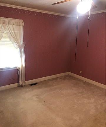 4th image of 915 Brierwood St