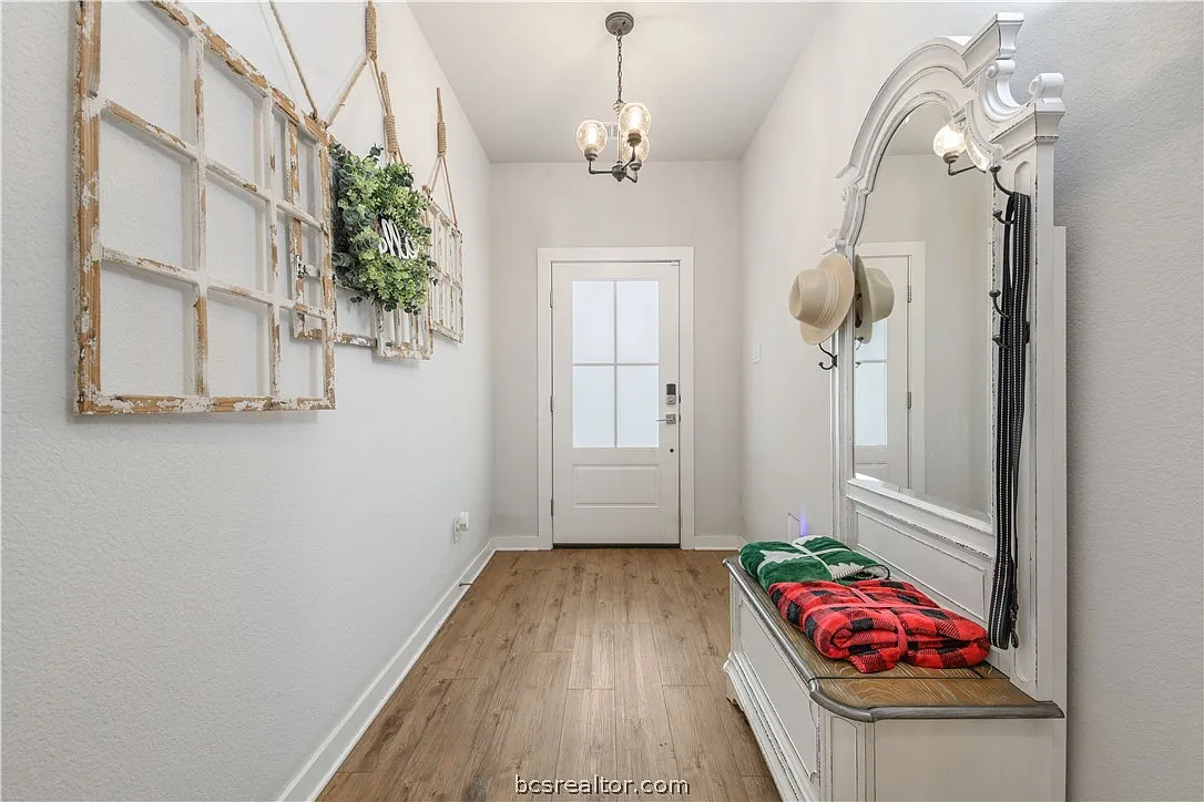 4 bed, 2191 sqft, $2,400 — Photo 4