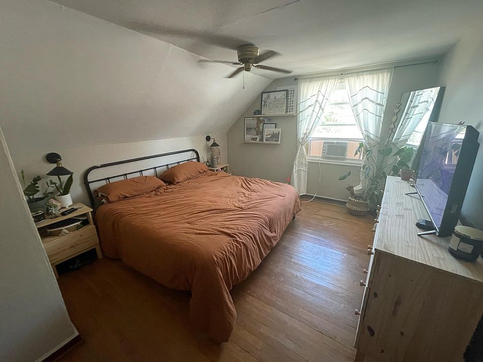 Upstairs bedroom