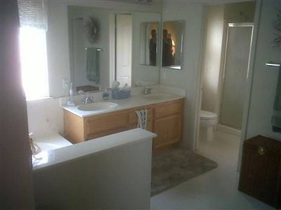 4th image of 984 Pearce Ct
