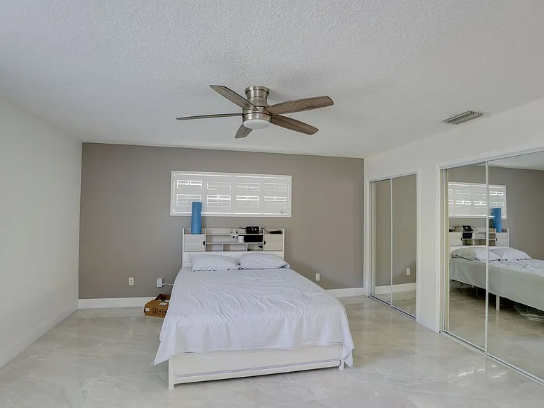 633 Spring Oaks Blvd — Photo 24