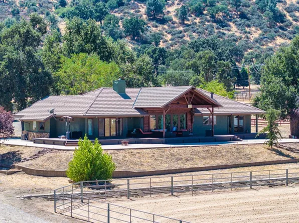 27501 Cumberland Rd, Tehachapi, CA 93561