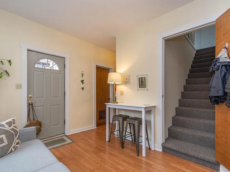 208 S Rogers St — Photo 12