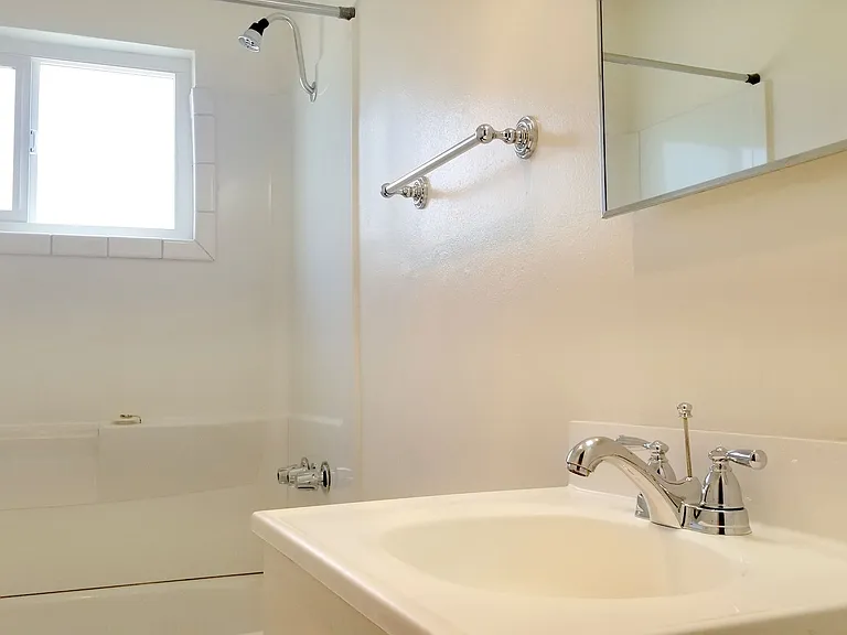 1465 Grand Ave — Photo 49