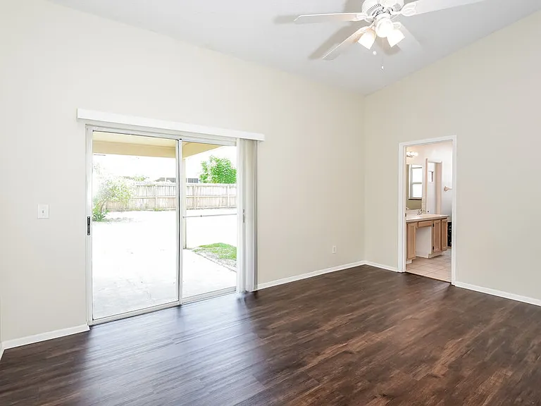 2640 Rolling Broak Dr — Photo 9