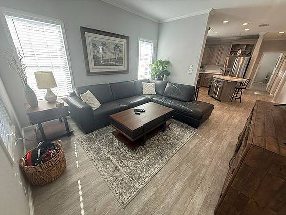 4th image of 422 Joseph Way