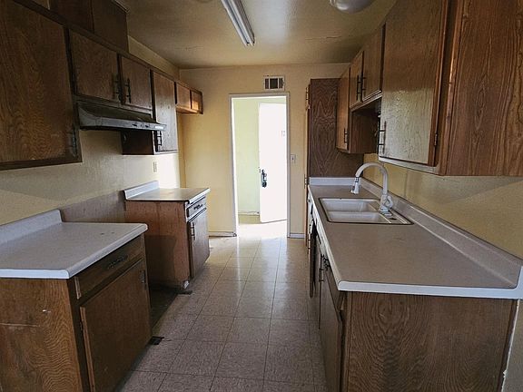 3rd image of 4045 Enero Way