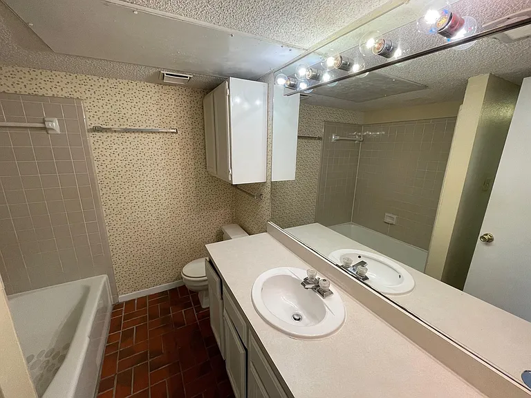 2110 Rio Grande St #308 — Photo 9