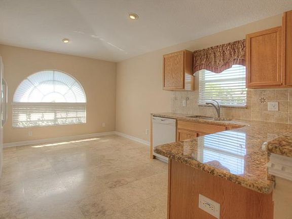 5th image of 3127 Clover Blossom Cir