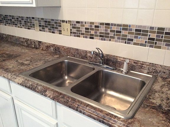 4th image of 107 Whitewater Dr
