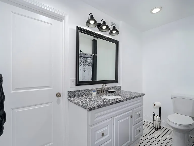 407 Oregon St — Photo 18