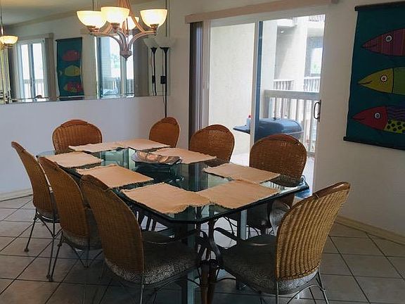 5th image of 114 E Tarpon St #301