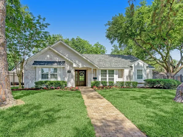 702 Walnut Bend Lane, Houston, TX 77042