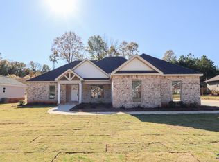 402 Collins Estate Ave, Centerville, GA 31028