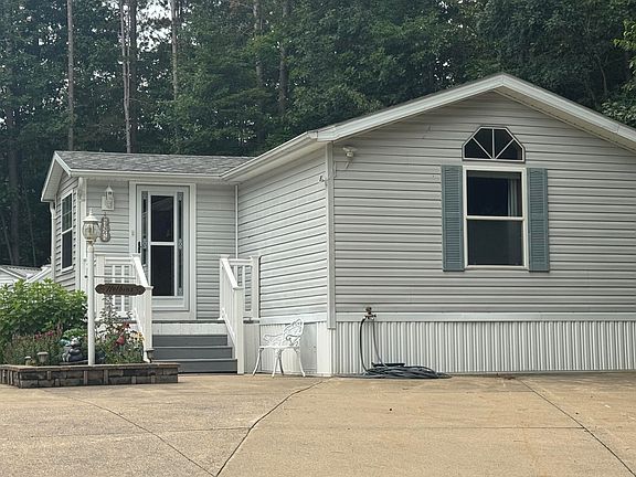 3rd image of 8166 Constitution Blvd