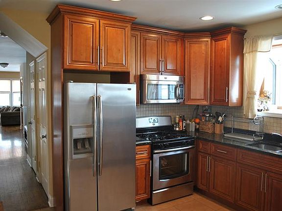 4th image of 2647 N 76th Ct