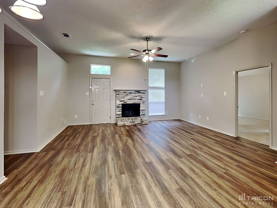 1st image of 308 Winnipeg Dr