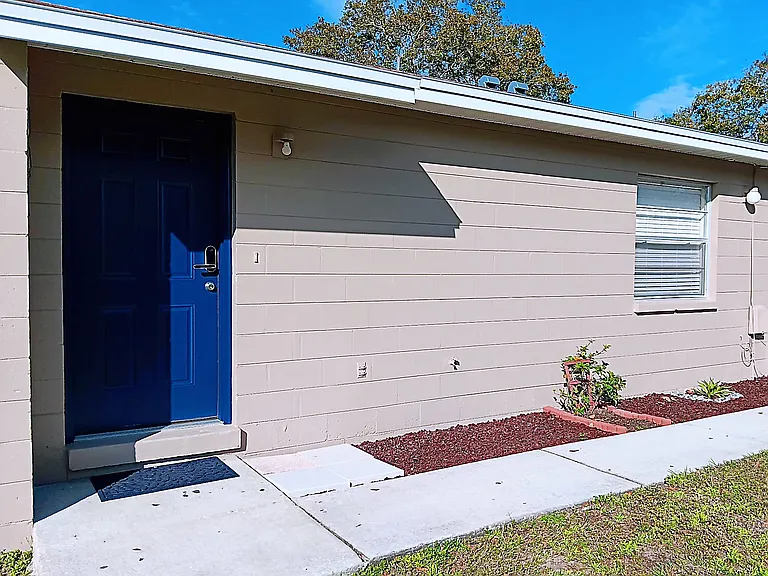 1841 Crystal Grove Dr — Photo 12
