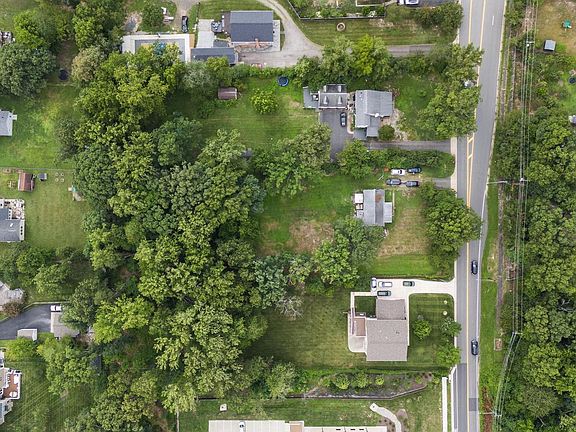 5th image of 8721 Pohick Rd