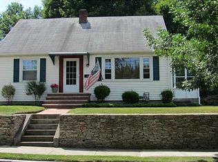 40 Royal Ave, Providence, RI 02908