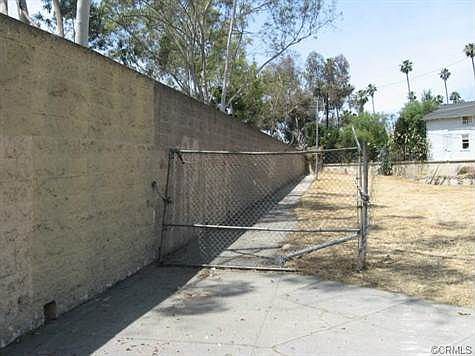 Block wall of 10 West freeway