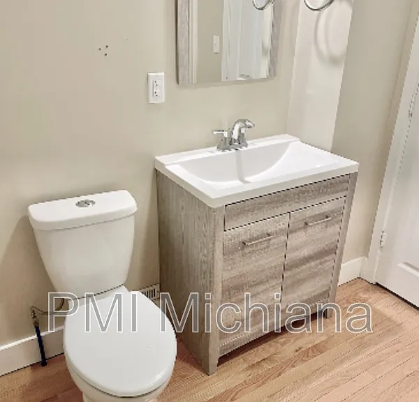 1226 E Madison St — Photo 6