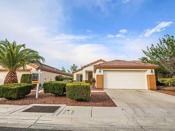 3rd image of 462 Edgefield Ridge Pl