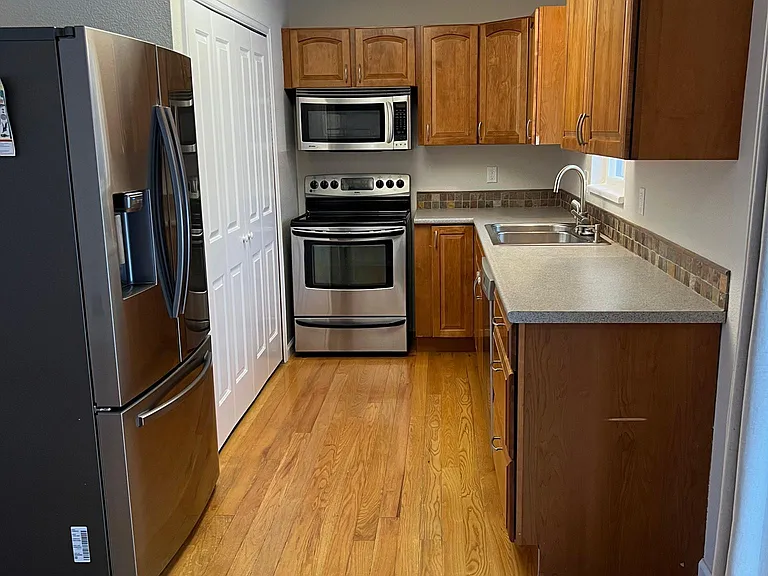 2560 Yarrow Ct — Photo 9