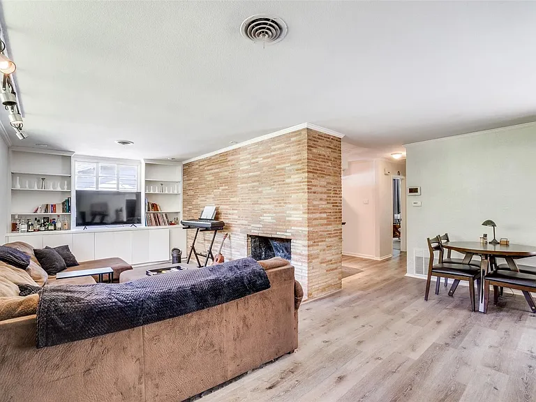 10208 Lake Gardens Dr — Photo 15