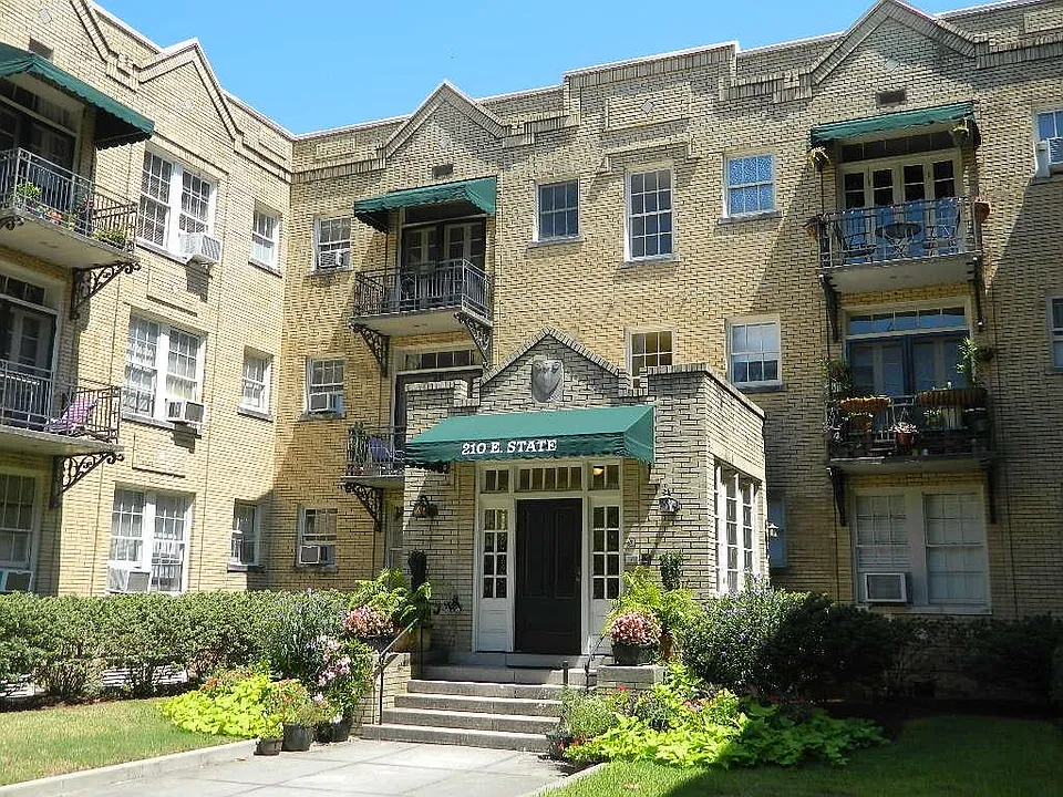 210 E State St #3