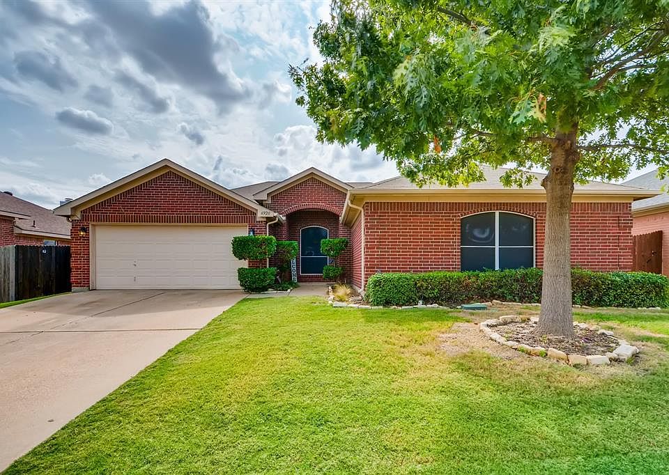 1st image of 6920 Meadow Bend Dr
