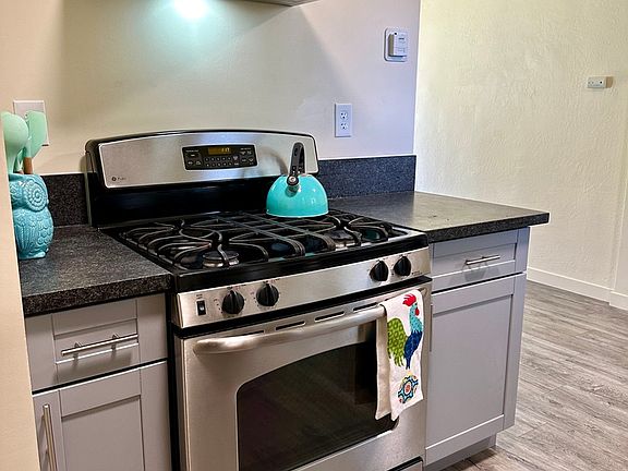 4th image of 763 Hayes Ave #11
