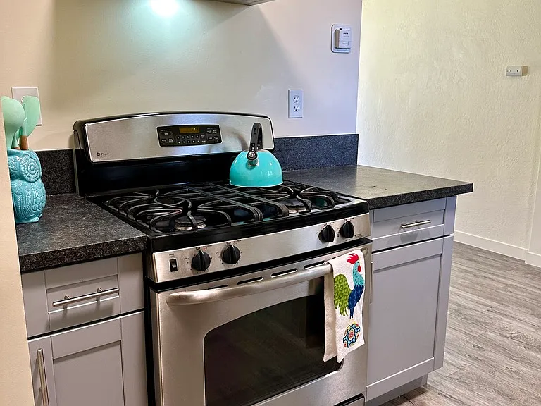 763 Hayes Ave #11 — Photo 4