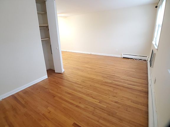 5th image of 1820 Clintonville St