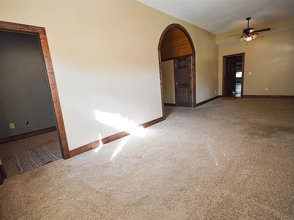 5th image of 901 N C St