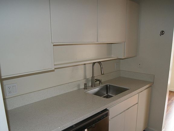 4th image of 350 N Civic Dr APT 505