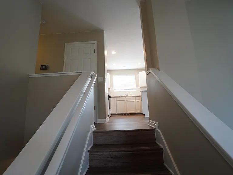 324 E 1100 N — Photo 9