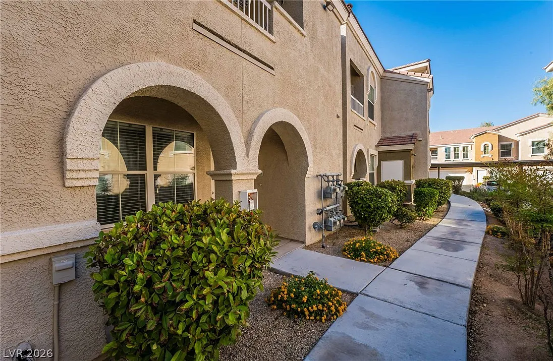 2 bed, 2.0 bath, 1062 sqft, $1,495 — Photo 1