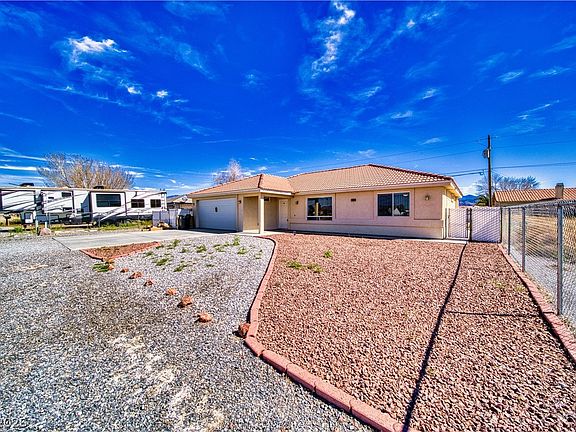 4th image of 2041 Jacaranda St
