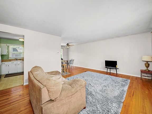 5th image of 16820 Wausau Ct