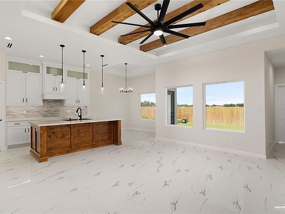 4th image of 3901 La Paloma Dr