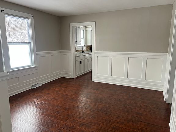 4th image of 130 Barnickle St