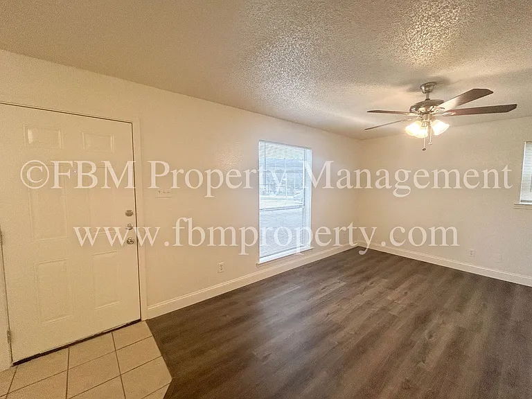604 Walter Stephenson Rd #A — Photo 7