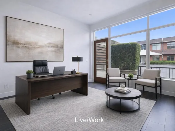 2388 Marine Dr #204, West Vancouver, BC V7V 1K8