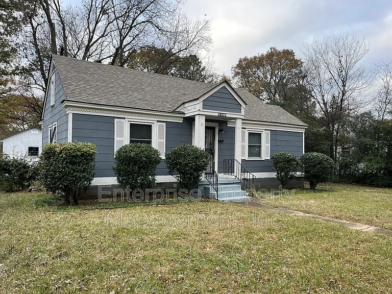 801 Bowen Cir — Photo 2