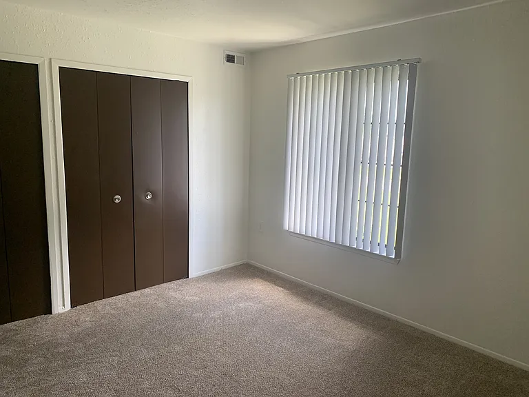 Windsor Place Apartments — Photo 132