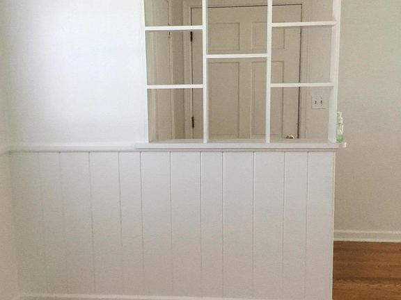 4th image of 115 Hurst Ave NE